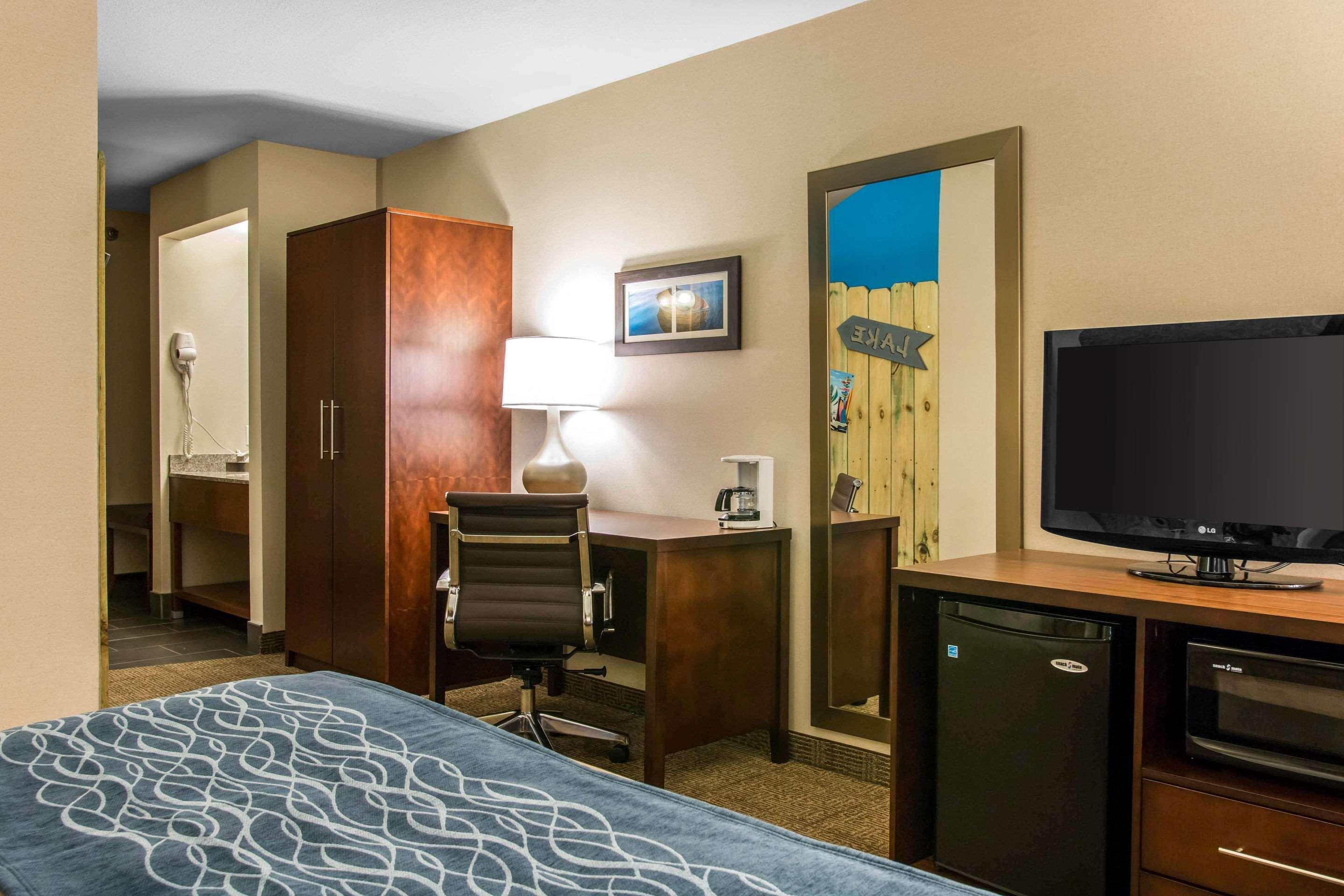Comfort Inn Ludington Near Us-10 Zewnętrze zdjęcie