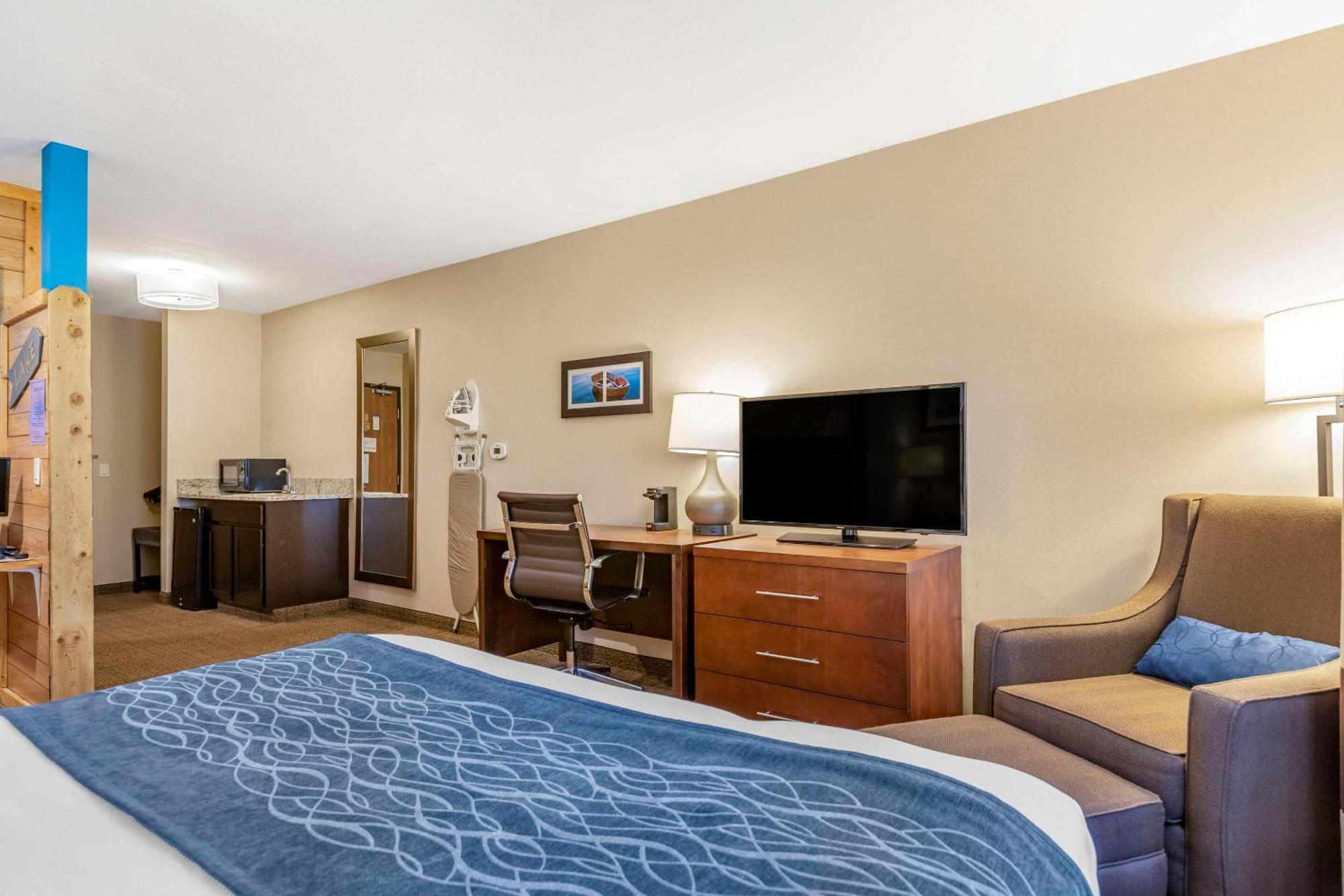 Comfort Inn Ludington Near Us-10 Zewnętrze zdjęcie